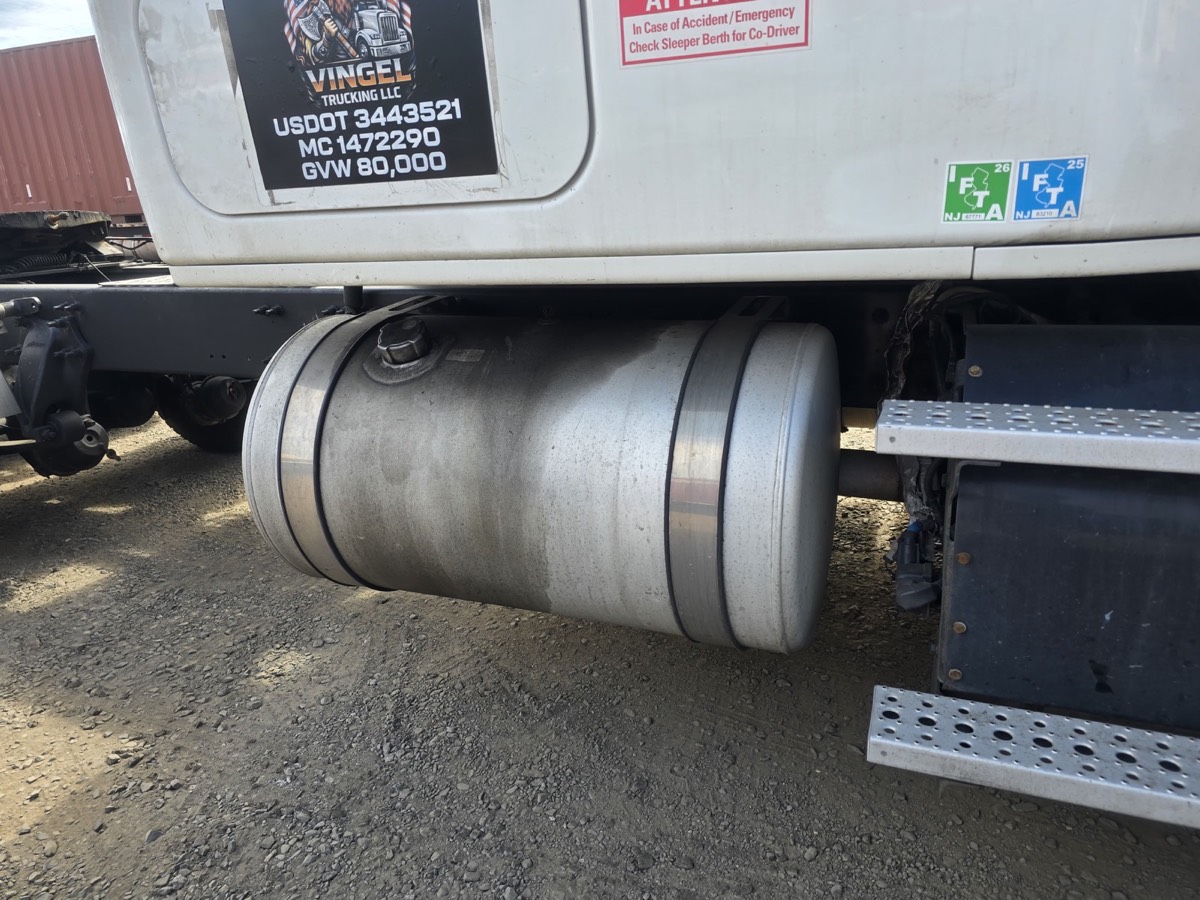 Bright aluminum fuel tank