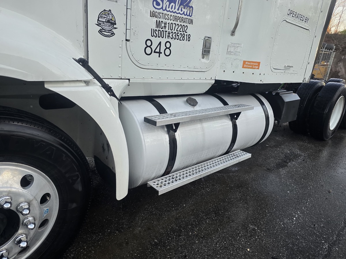 Clean tractor fuel tank and steps