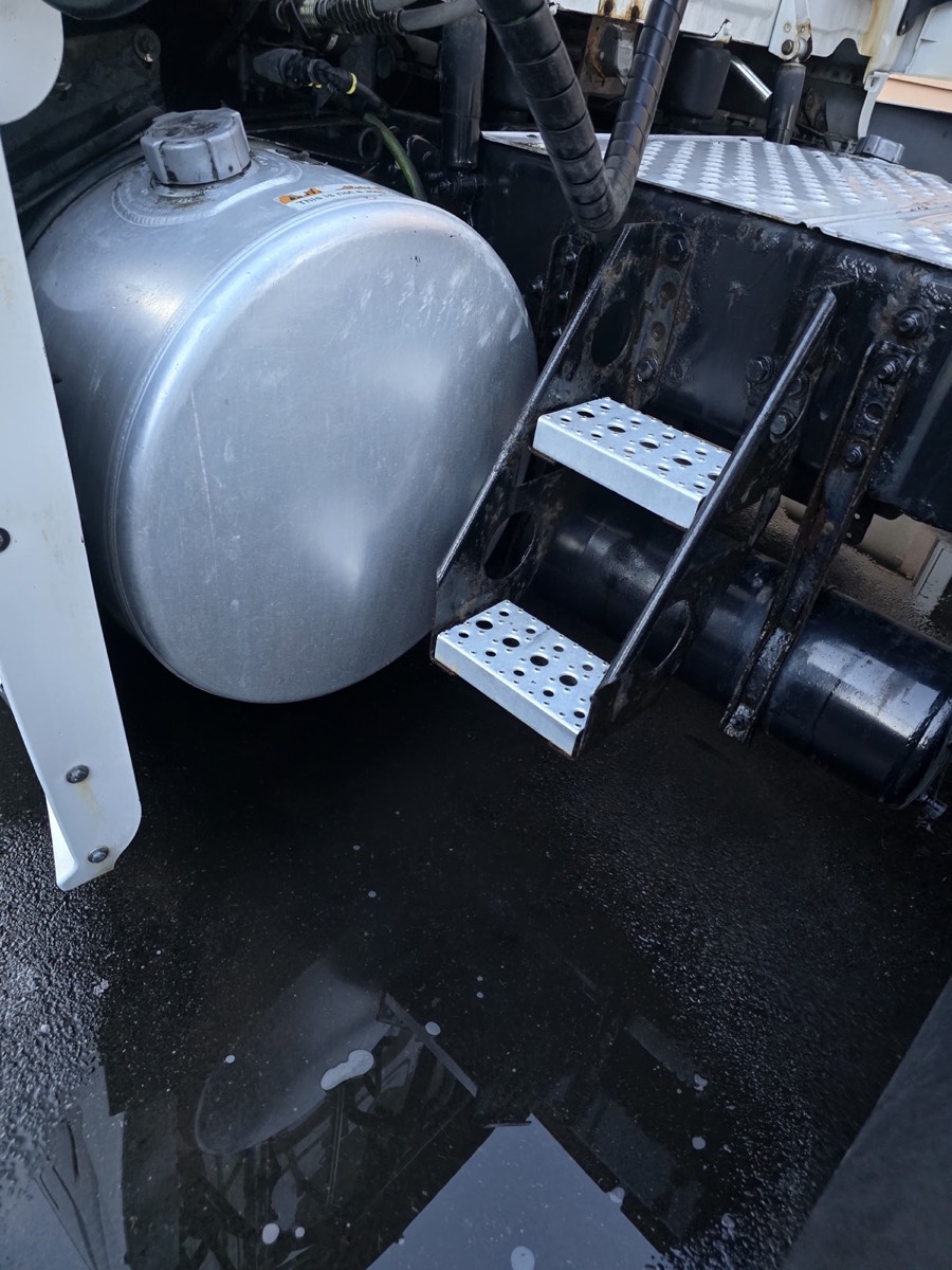 Polished aluminum air tank